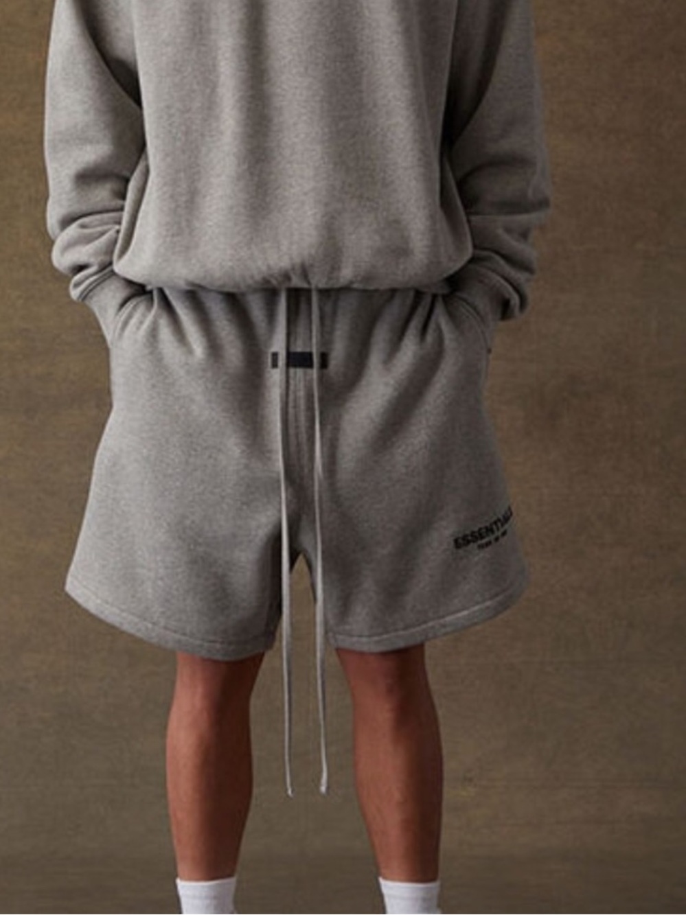 Essentials Fear of God Dark
Oatmeal Sweat Shorts Size Large